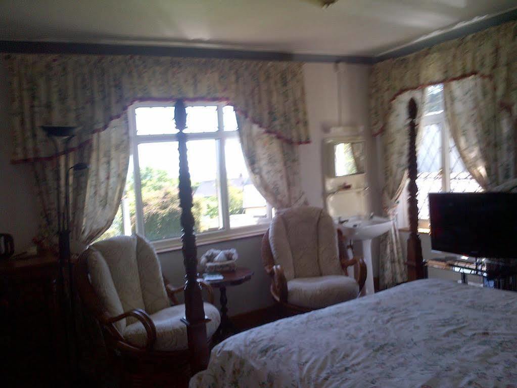 Wychwood House Bed & Breakfast Penally Exterior photo